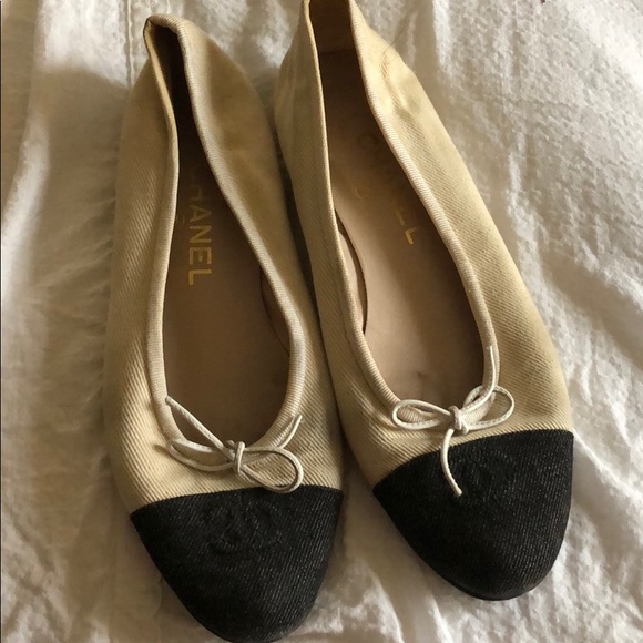 Chanel back and white classic ballet flat - Picture 2 of 5